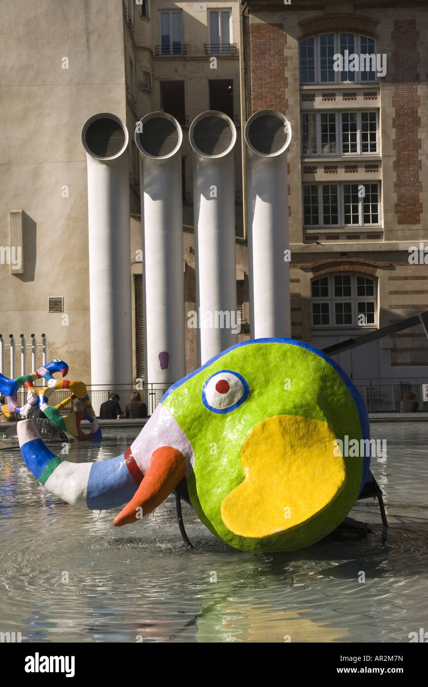 Skulptur an Strawinski-Brunnen am Platz Igor Strawinski, Frankreich, Paris Stockfoto