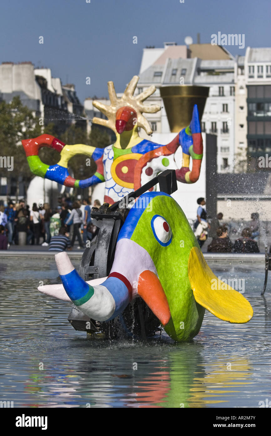 Skulptur an Strawinski-Brunnen am Platz Igor Strawinski, Frankreich, Paris Stockfoto