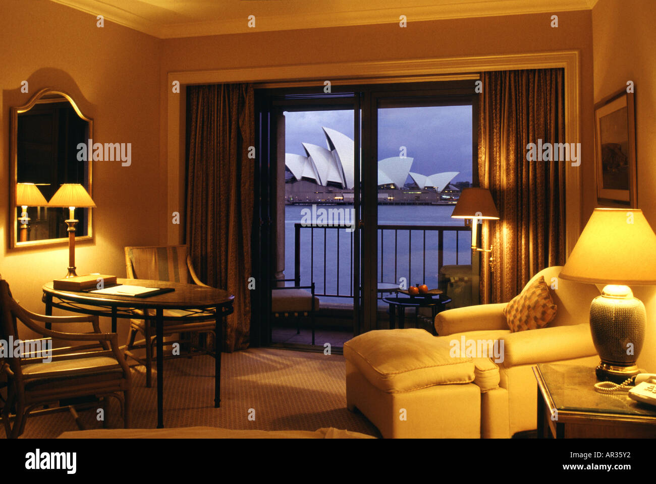 Verlassene Zimmer im Park Hyatt Hotel mit Blick auf das Opera House, Sydney, New South Wales, Australien Stockfoto