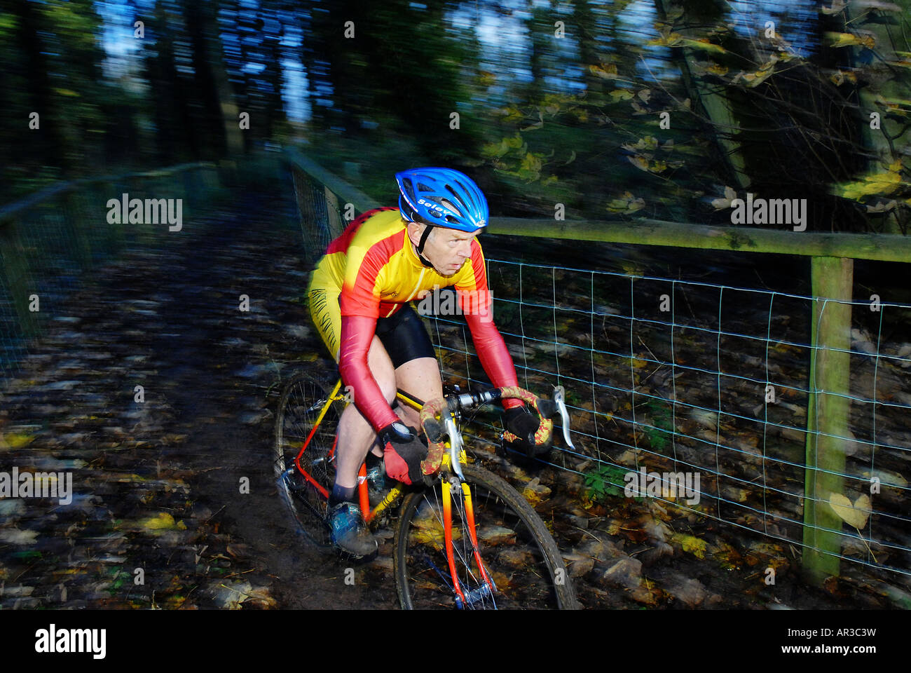 Bild Martin Phelps 26 11 06 Chippenham Cyclo cross Veranstaltung organisiert von Chippenham Wheelers in Castle Combe Rennstrecke Stockfoto
