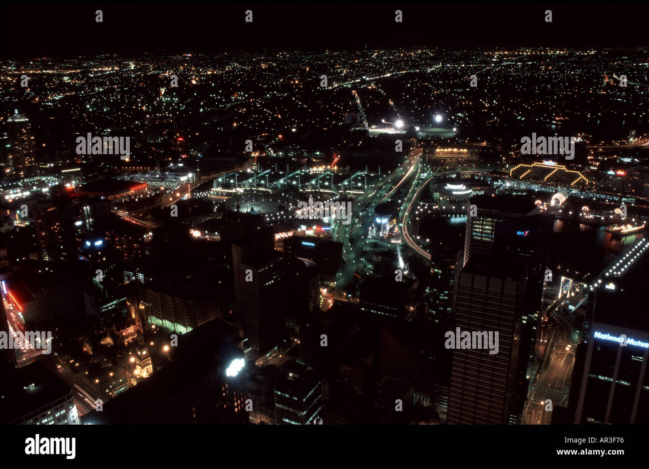 Blick auf Sydney in der Nacht vom AMP Tower Stockfoto