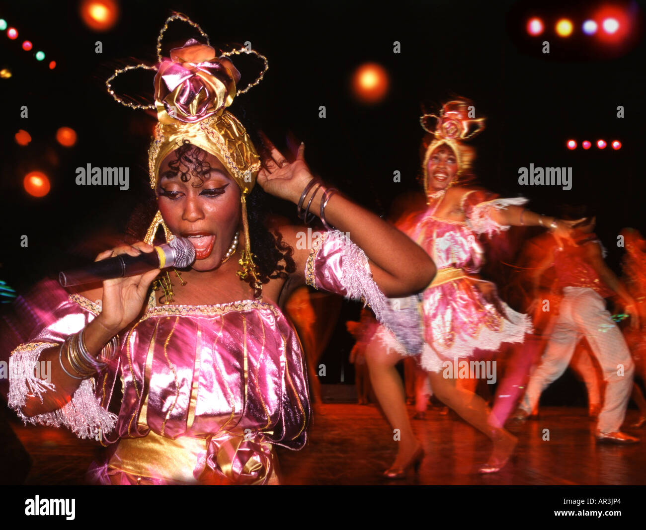 Sängerin im Tropicana Cabaret, Havanna, Kuba, Karibik, Amerika Stockfoto