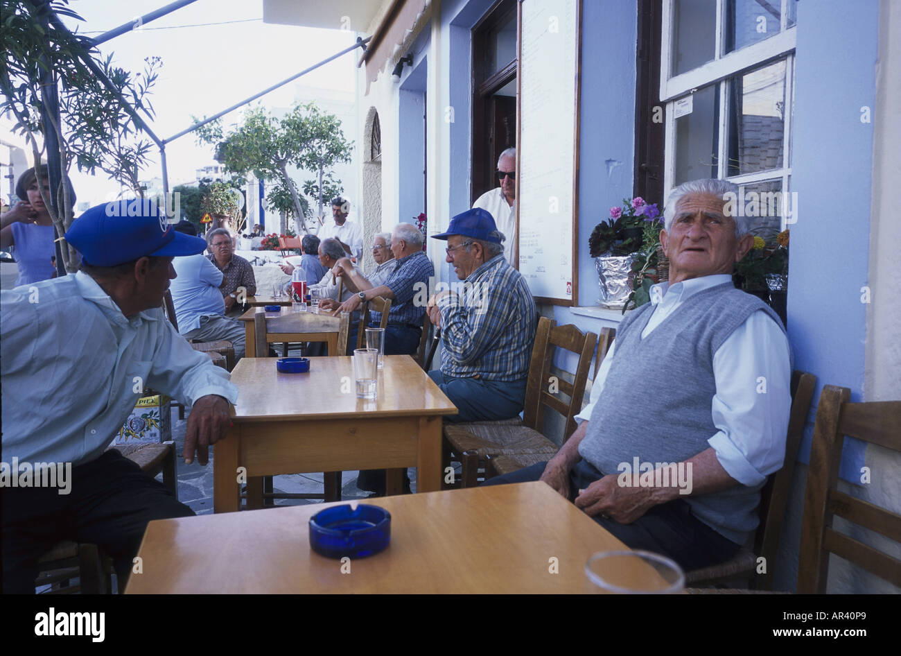 Cafe in Othos, Scarpanto, Dodekanes, Griechenland Stockfoto