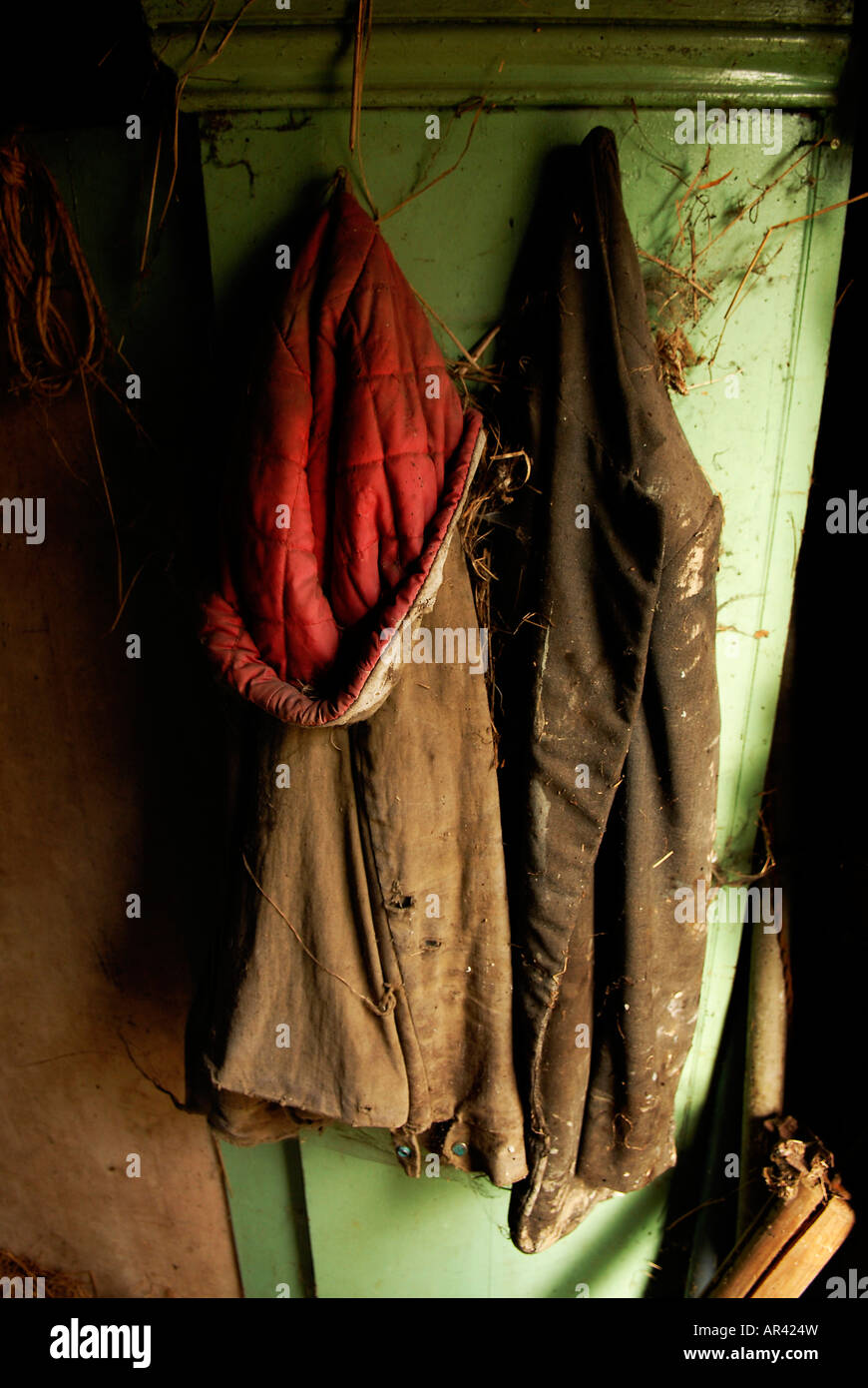 zwei Schichten hing in einem Schuppen Stockfoto