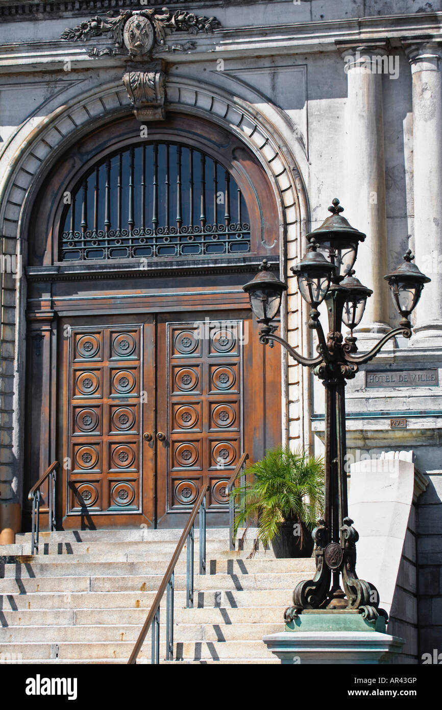 Eingang in die Napoleon III-Stil-Architektur von Montreal Rathaus Stockfoto