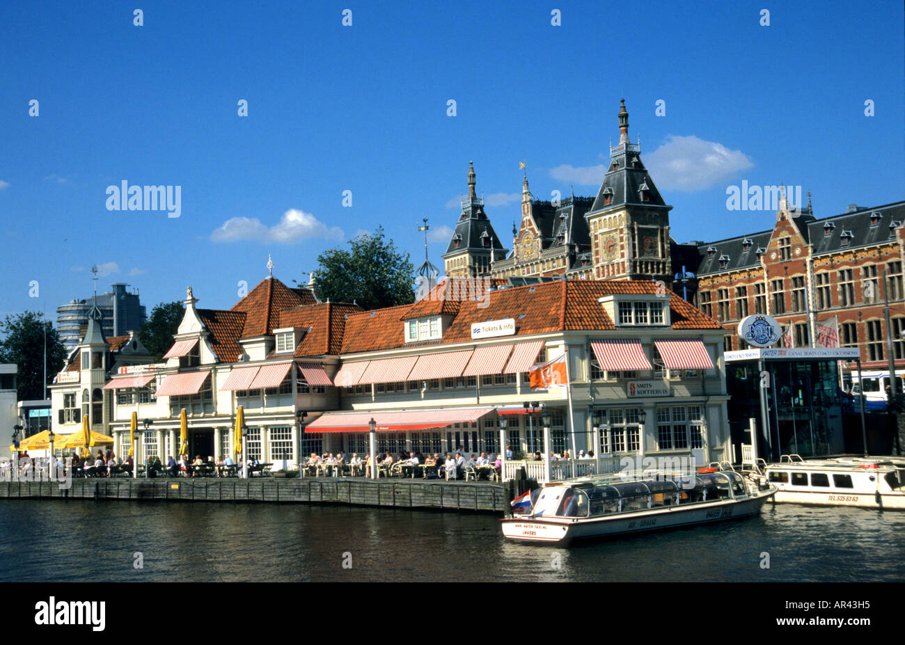 Amsterdam Holland Niederlande Kanal Haus Boot Bahnhof Stockfoto
