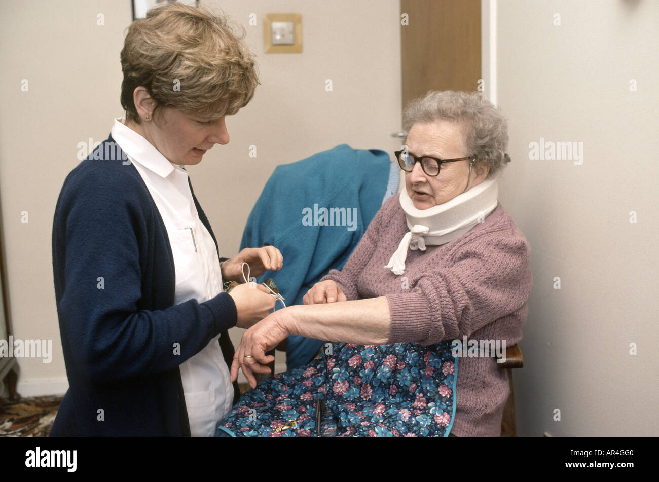 Gesundheit zu Hause besuchen, eine ältere Frau Stockfoto