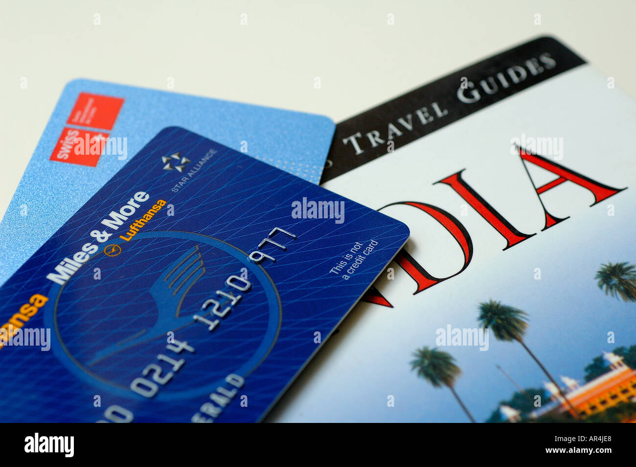 Indien Reiseführer Buch mit Lufthansa Frequent airline Mitgliedskarte Stockfoto