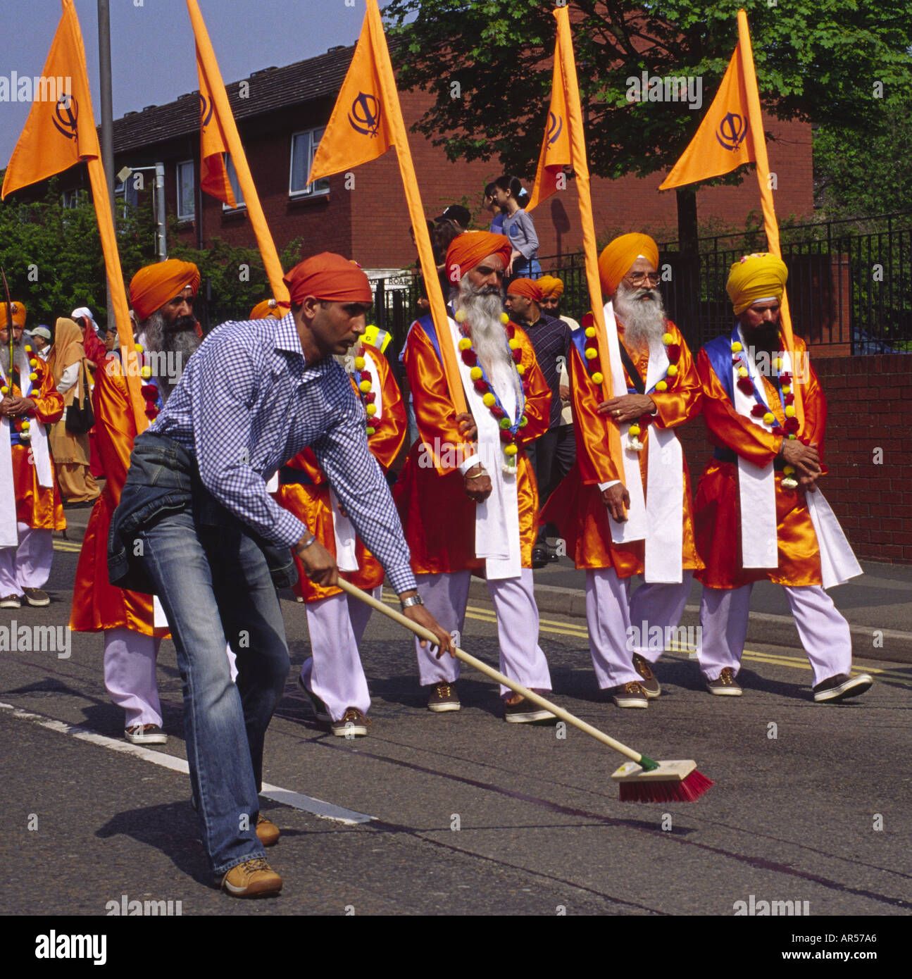 Sikh Tracht getragen bei den Vaisakhi Feierlichkeiten in Coventry England UK Stockfoto