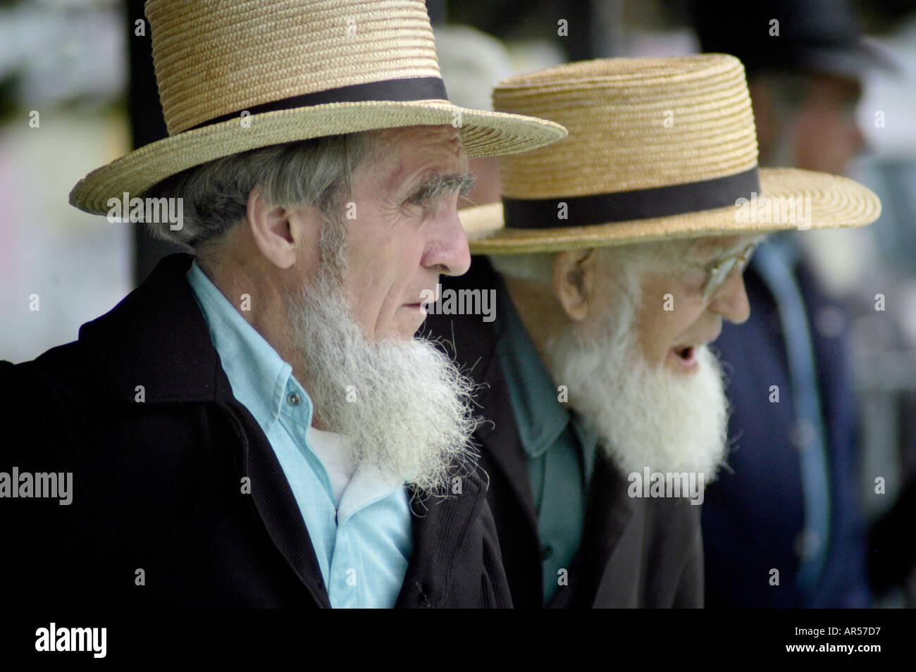 Amish Männer des Glaubens mit Bärten in Walnut Creek Ohio Stockfoto