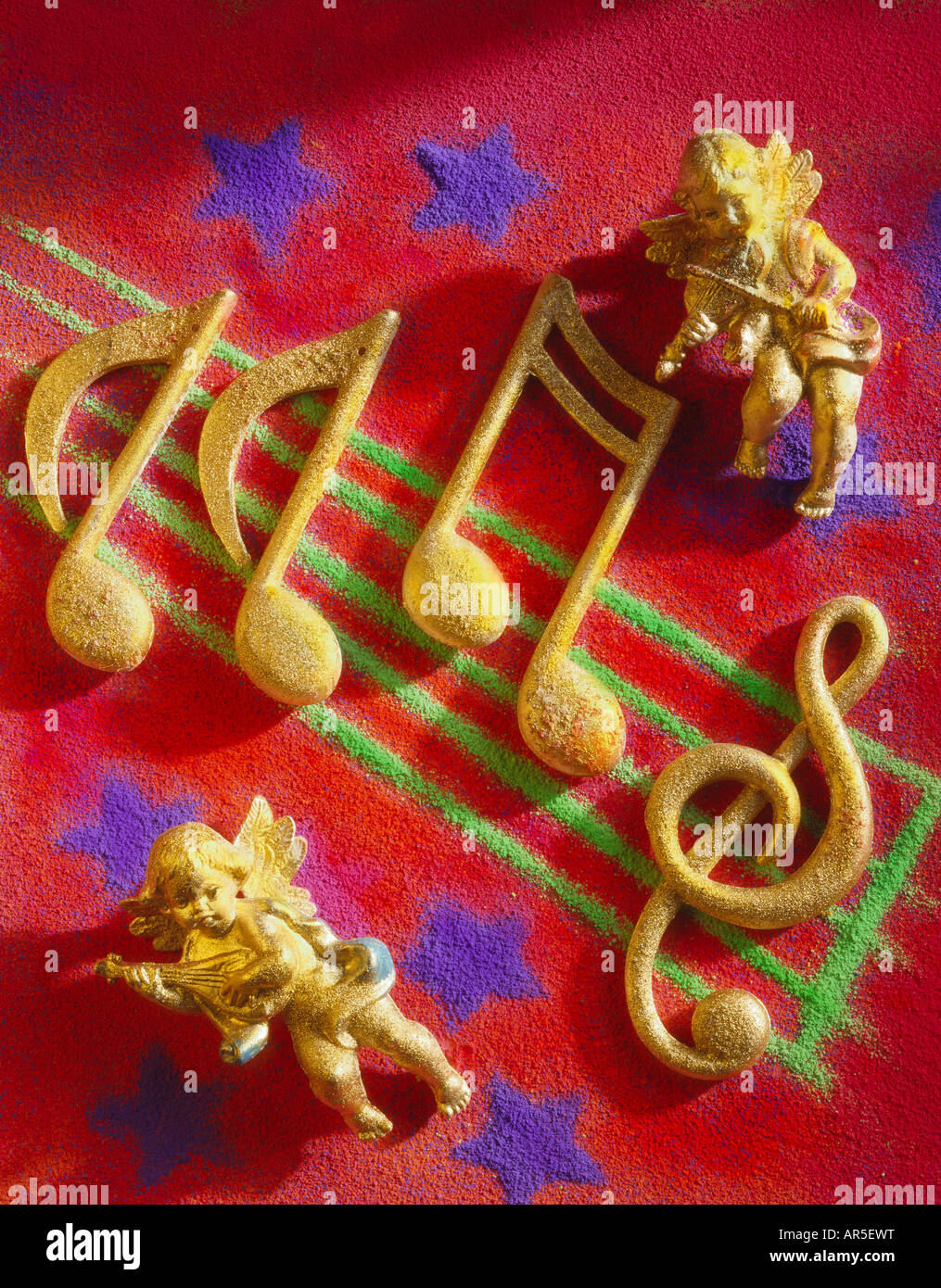 festliche Cherub mit gold Notizen und Engel-rot-Gold. Thema Weihnachten. Stockfoto