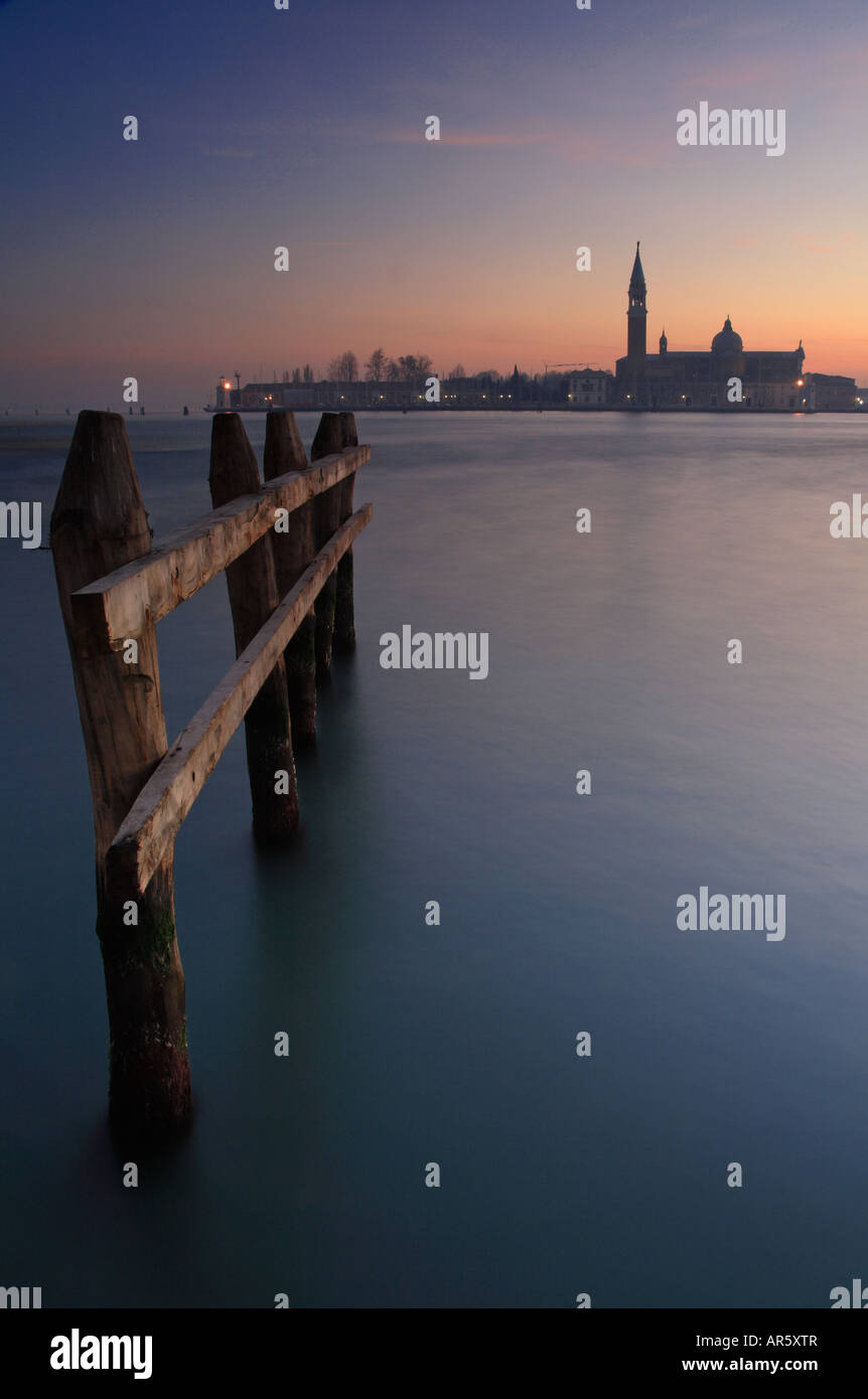 Sonnenuntergang über einigen alten venezianischen Hafen Stockfoto Sonnenuntergang über einigen alten venezianischen Hafen Stockfoto