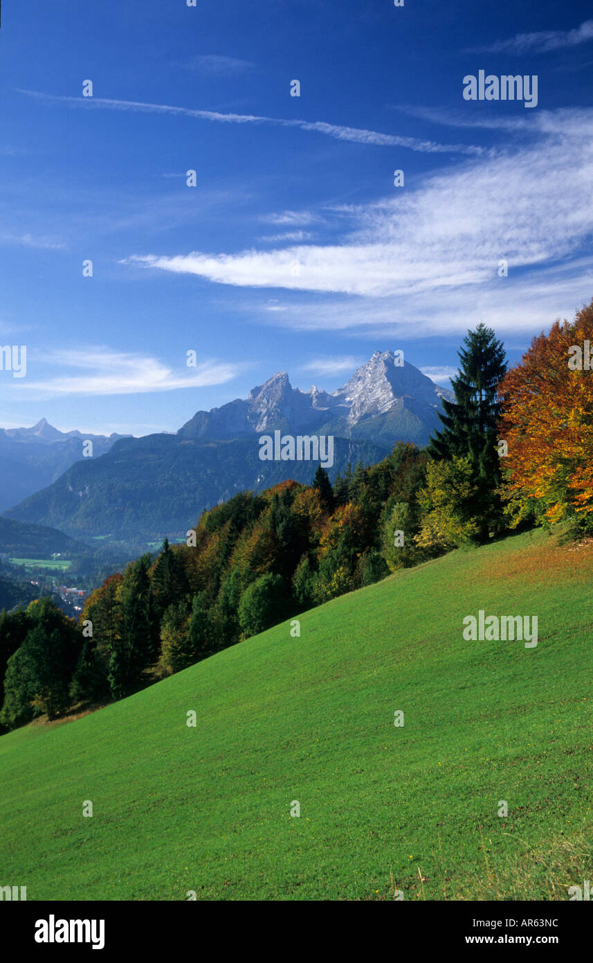 Landschaft mit herbstlichen Farben mit Blick auf Watzmann, Berchtesgaden Range, Upper Bavaria, Bayern, Deutschland Stockfoto
