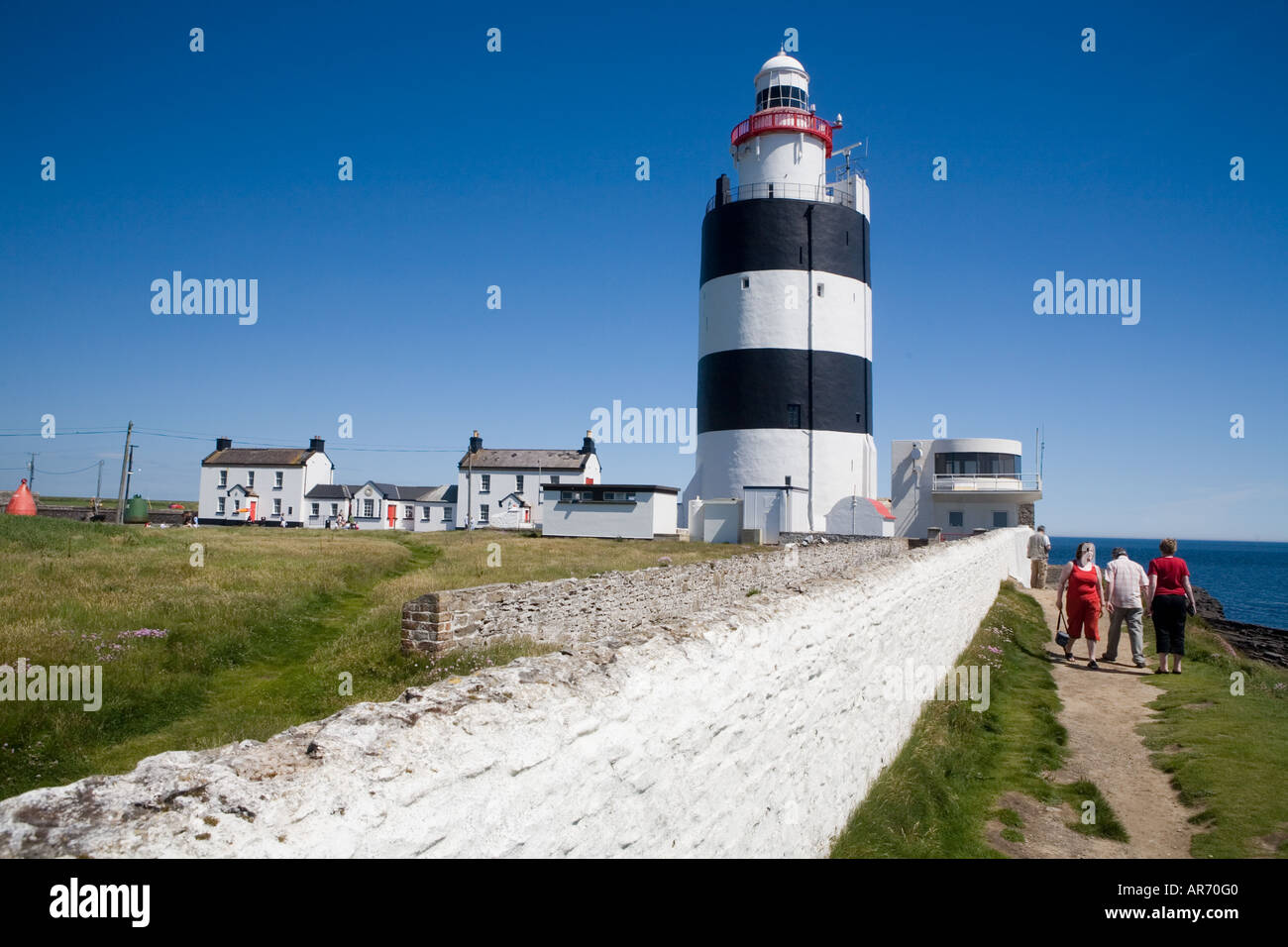 Hook Head Leuchtturm in Co. Wexford. Die ältesten operativen Leuchtturm der Welt befindet sich auf Irlands alte Ost-Route. Stockfoto