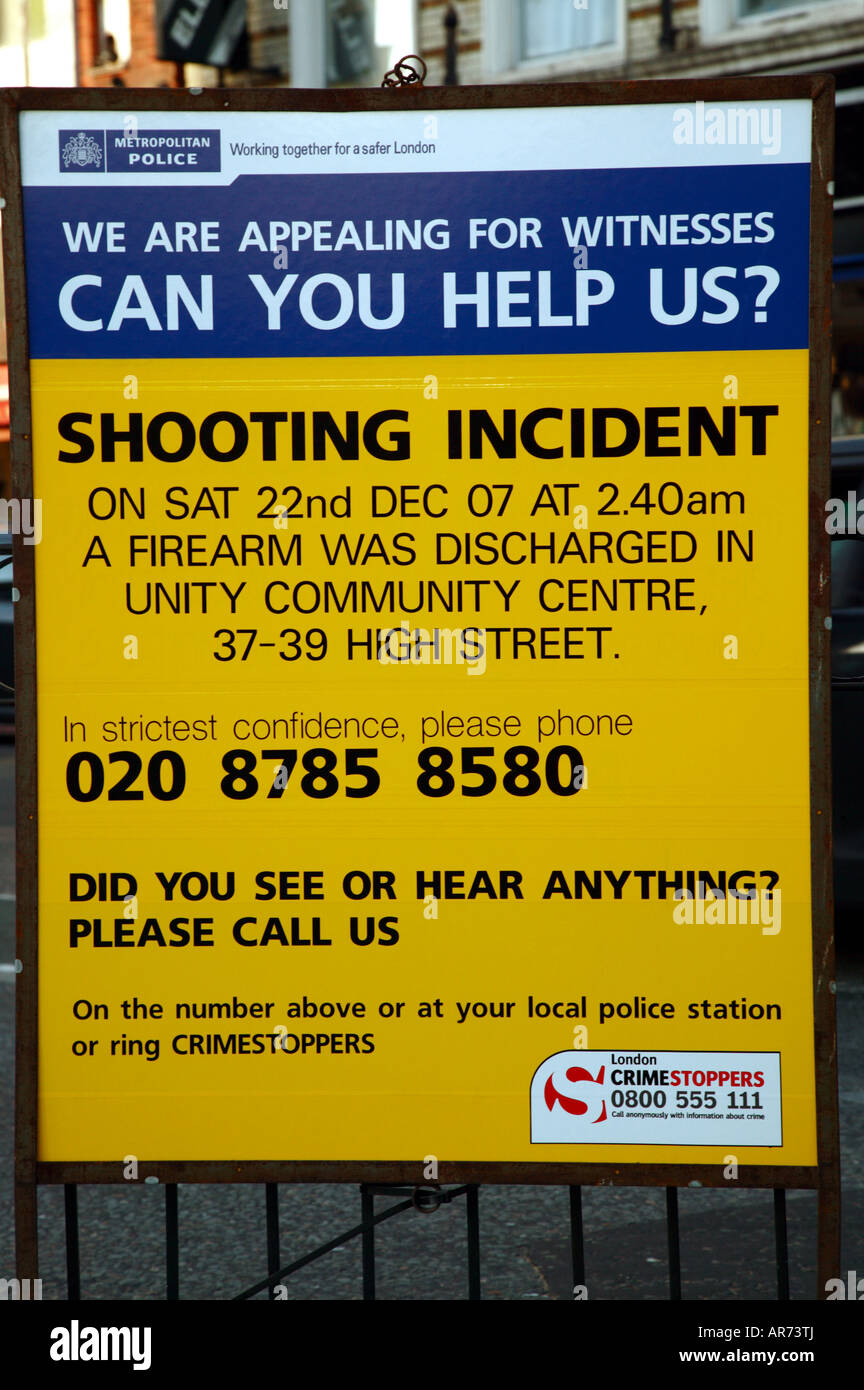 Polizei beachten Sie attraktiv für Zeugen auf einen Vorfall, wo eine Schusswaffe im inneren Einheit Gemeindezentrum, Peckham entlassen wurde Stockfoto