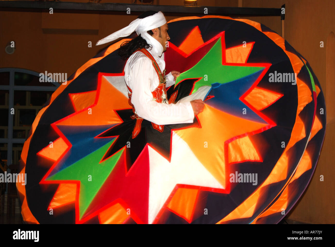 Die wirbelnden Tanourah Tanz, InterContinental Taba Heights, Taba Heights, Sinai-Halbinsel, Ägypten Stockfoto