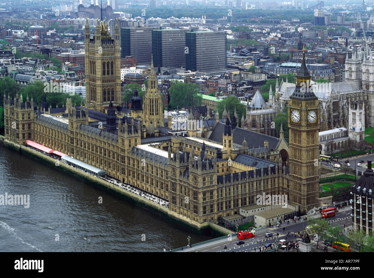 Häuser des Parlaments Westminster Brücke Fluss Themse London England UK Stockfoto