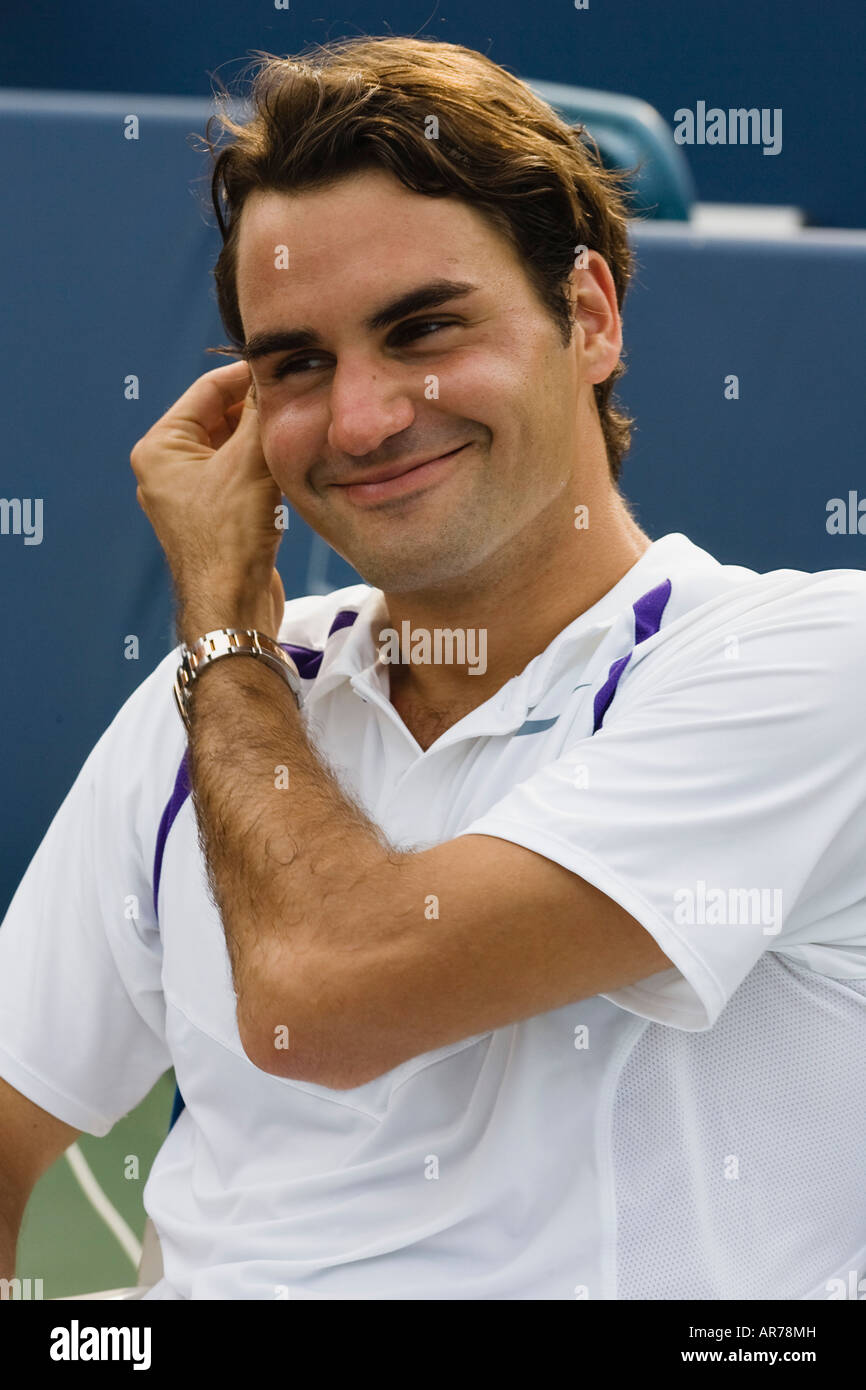 Roger Federer reagiert nach dem Gewinn einer anderen Tennis-Match bei den Cincinnati westlichen und südlichen Turnier, Ohio. Stockfoto