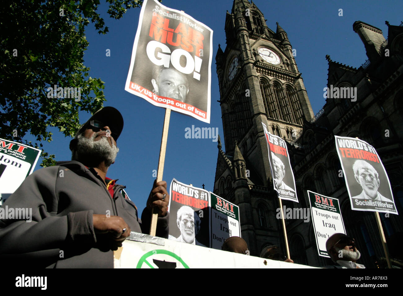 Muslimische Demonstranten an einer Demonstration gegen den Irak Krieg außerhalb Rathaus von Manchester, England UK Foto Don Tonge Stockfoto