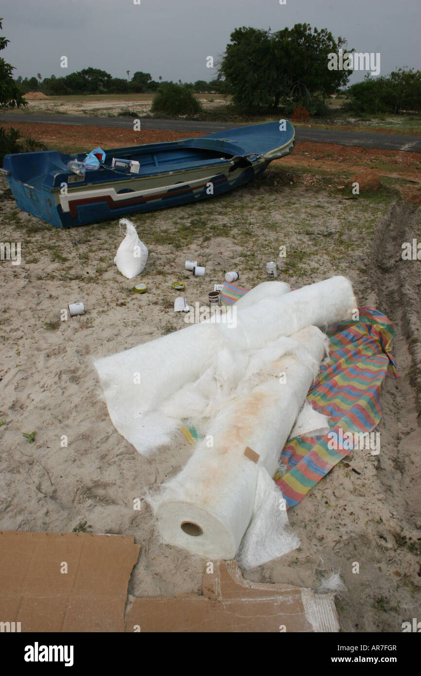 Ein Boot Werkstatt auf Halbinsel Jaffna, Sri Lanka nach dem Tsunami beschädigte Angelboote/Fischerboote zu reparieren. Stockfoto