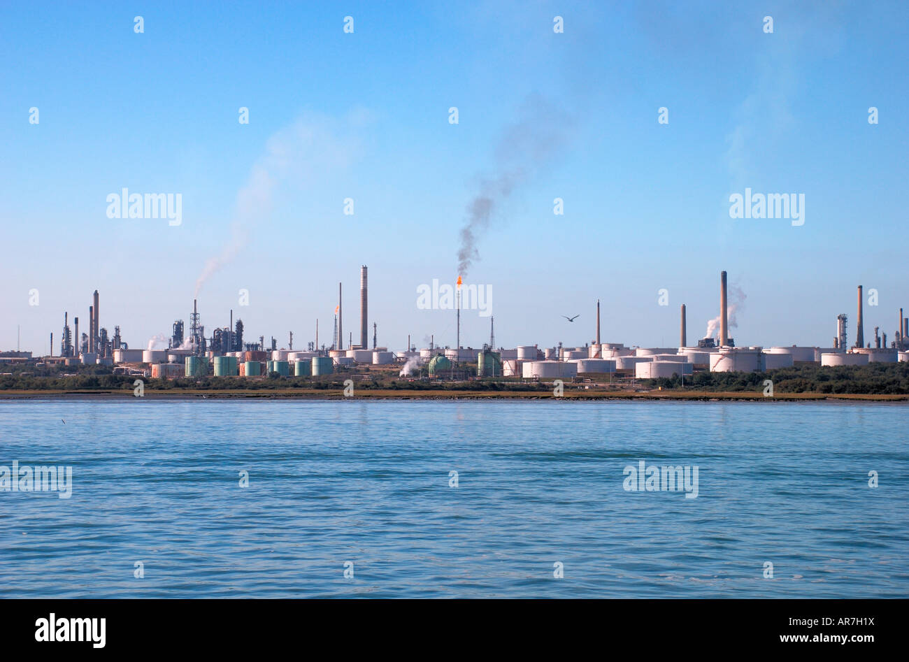 Fawley Raffinerie Southampton Wasser Stockfoto