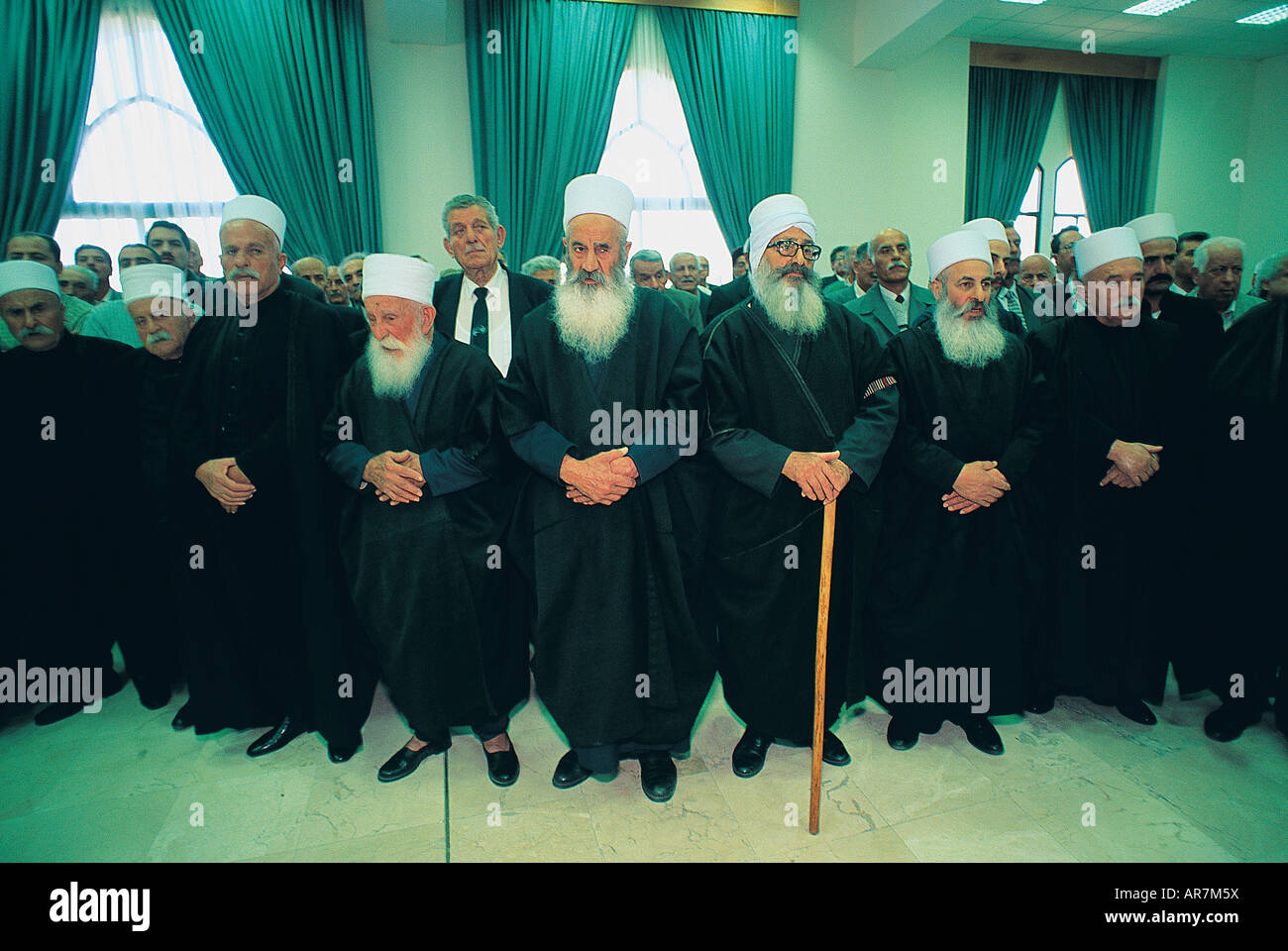 Islamischen Klerus der Drusen in einer Trauerfeier, Libanon. Stockfoto