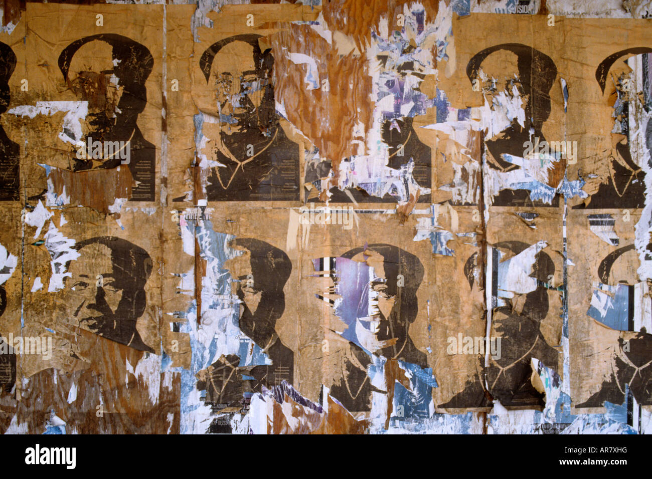 Ein grafisches Poster mit wiederholten Bilder von Mao Tse-Tung (Mao Zedong). Stockfoto
