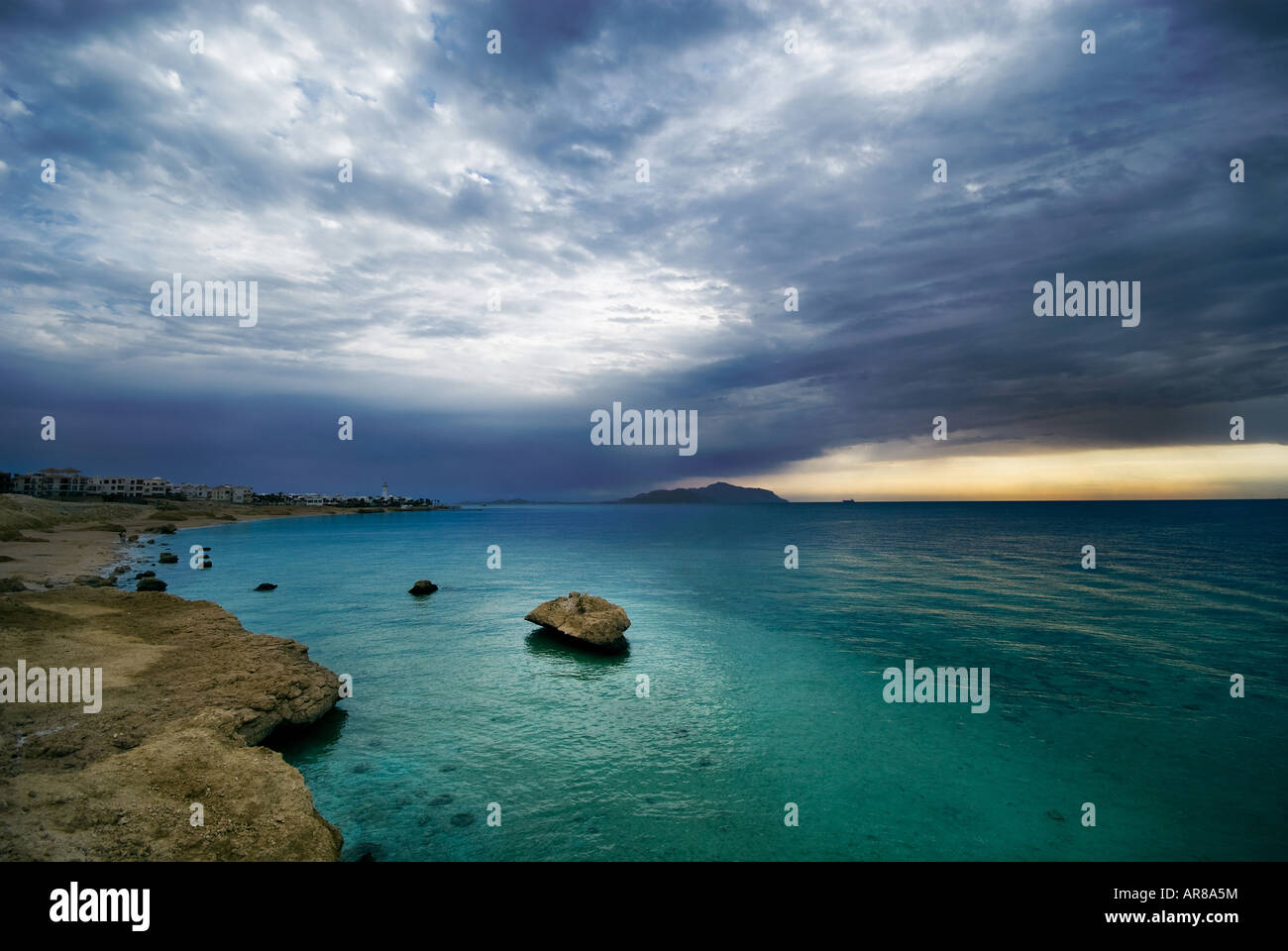 Sonnenaufgang und Türkis Meer in Sharm el Sheikh Ägypten Stockfoto
