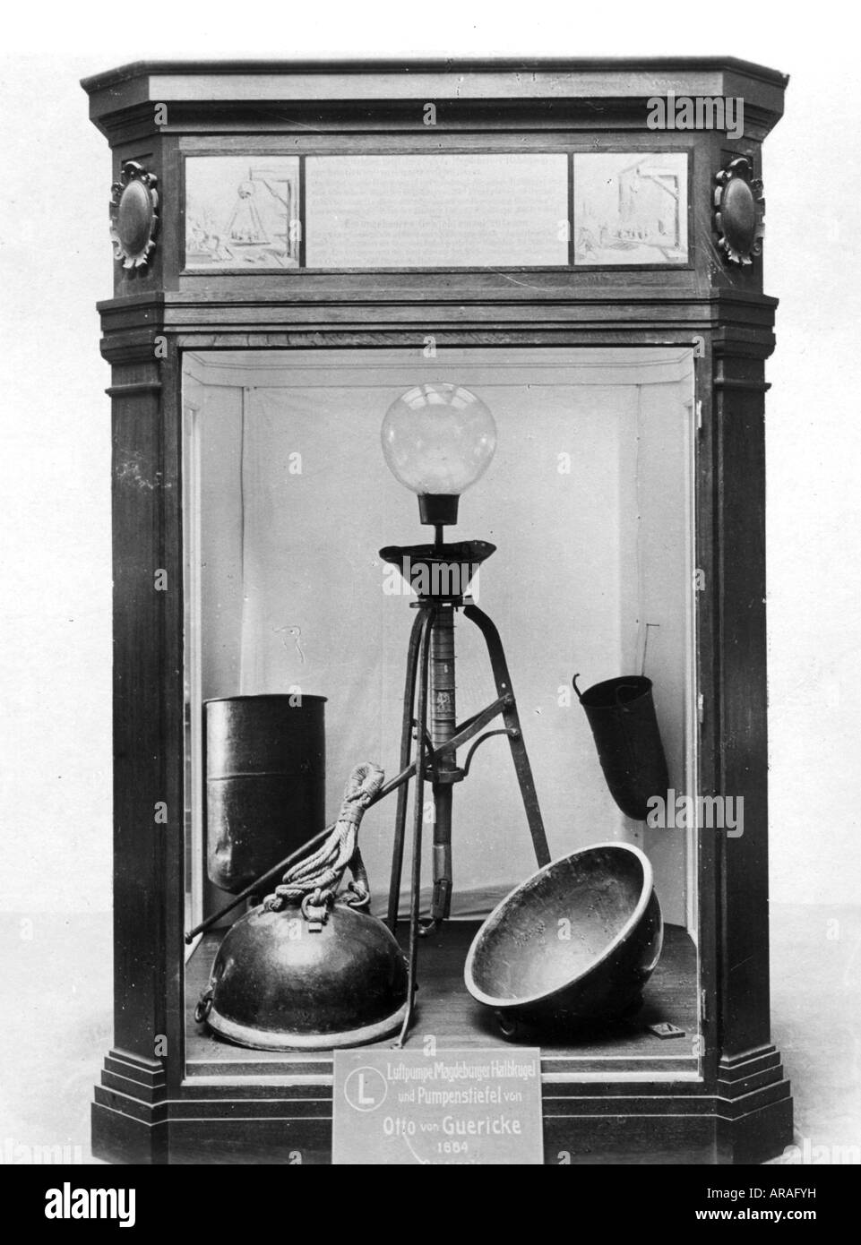 Geografie/Reisen, Deutschland, München, Deutsches Museum, Innenansicht, Bauhemisphäre, Reihe "Das Deutsche Museum in kleinen Bildern", J. Lindauer Verlag, ca. 1930, Stockfoto