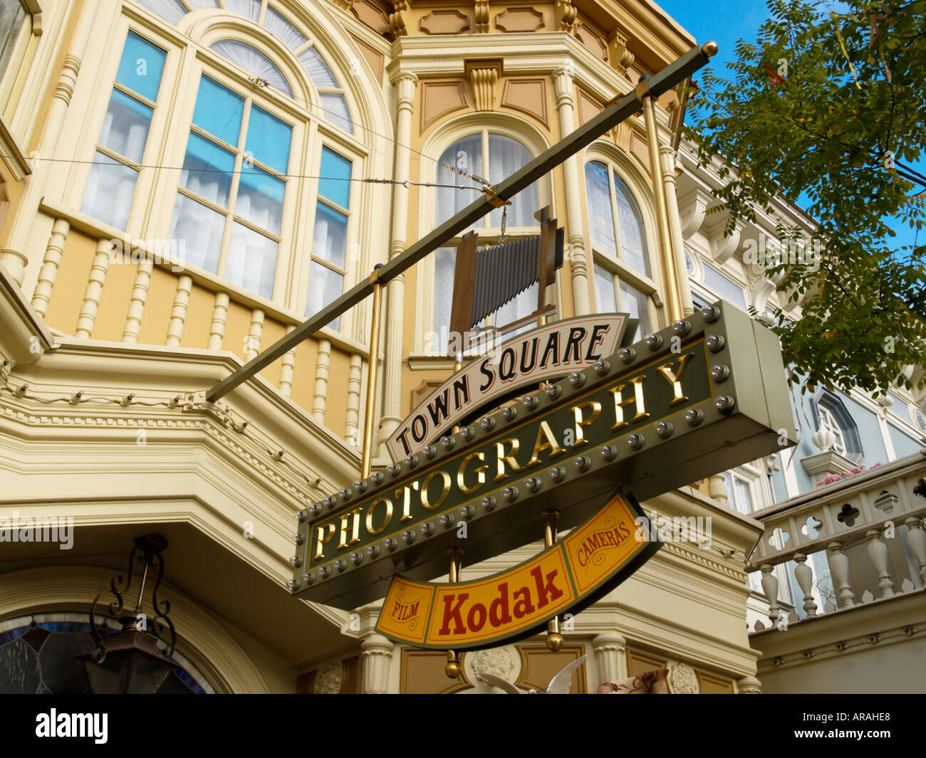 Town square alten Stil Fotogeschäft mit Kodak Zeichen Stockfoto