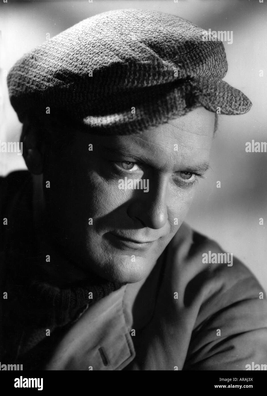 Juergens, Curd, 13.12.1915 - 18.2.1982, deutscher Schauspieler, Porträt mit flacher Kappe, 1950er Jahre, Stockfoto