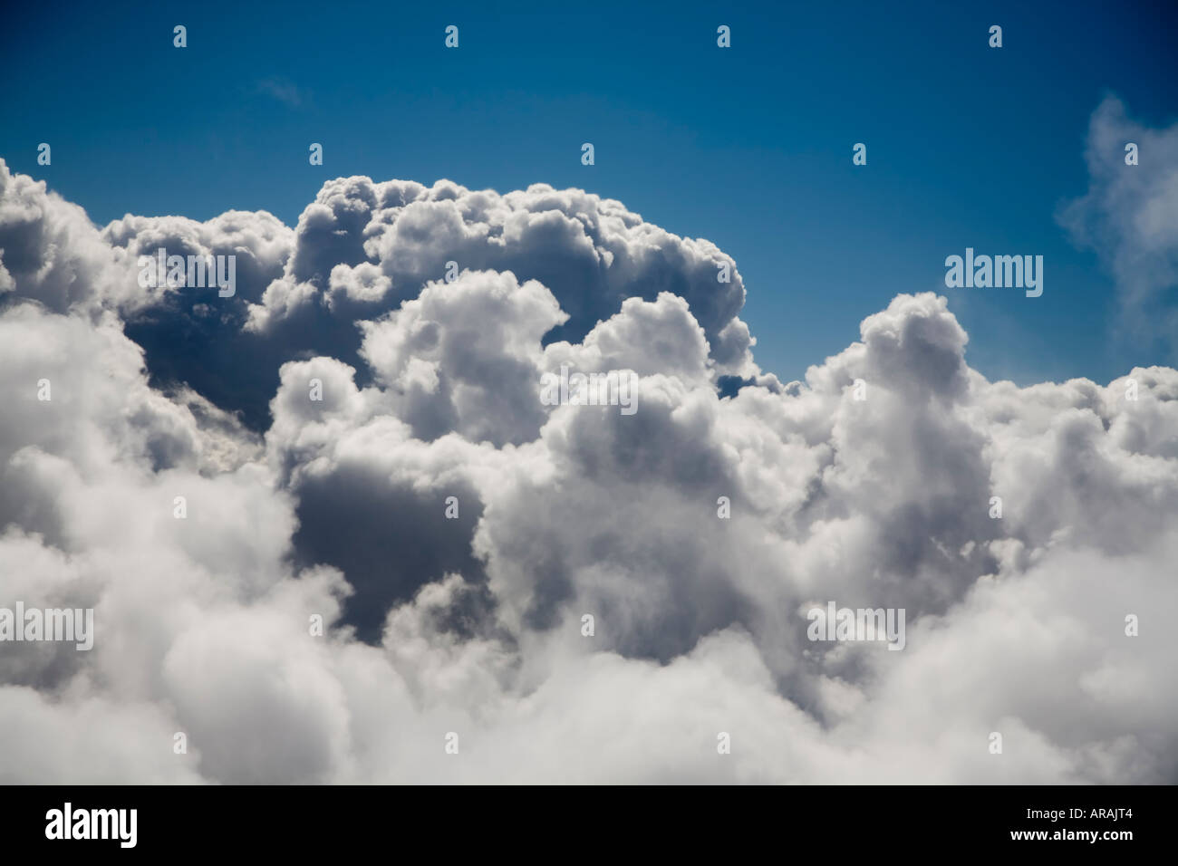 Dunkle Wolken massing Stockfoto