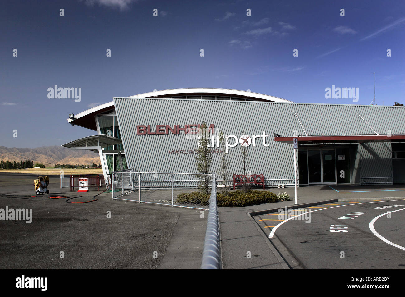 Blenheim Flughafen Hauptterminal Gebäude mit Flugzeug Stockfoto