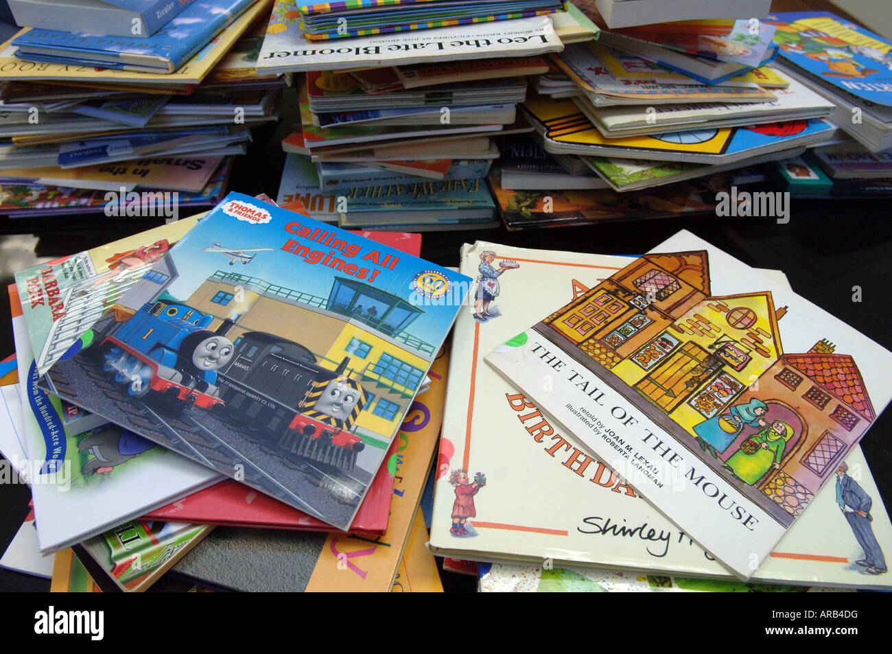 Sammlung von Kinderbüchern s Stockfoto
