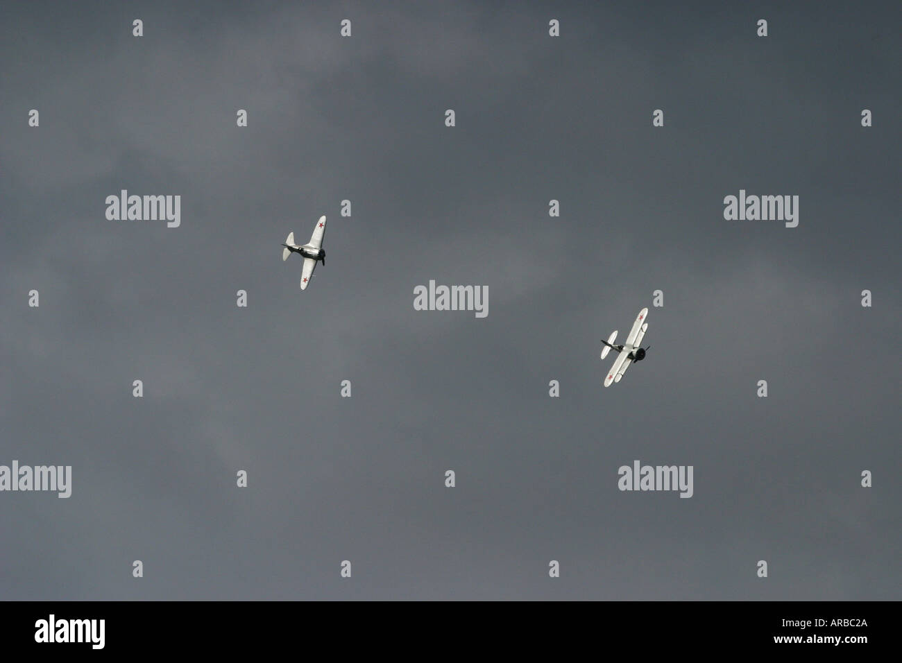 Polikarpow ich 153 Doppeldecker und Ploikarpov 1 16 Eindecker WWII russische Kampfflugzeuge Stockfoto