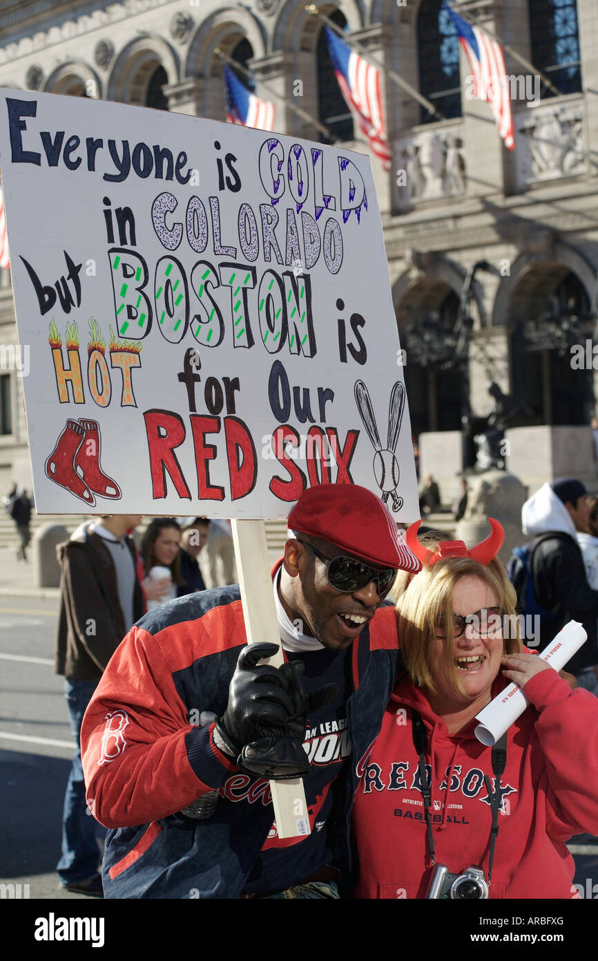 Die Menschen Sie feiern Boston Red Sox-Sieg in der World Series 2007. Boston, Massachusetts, Vereinigte Staaten Stockfoto