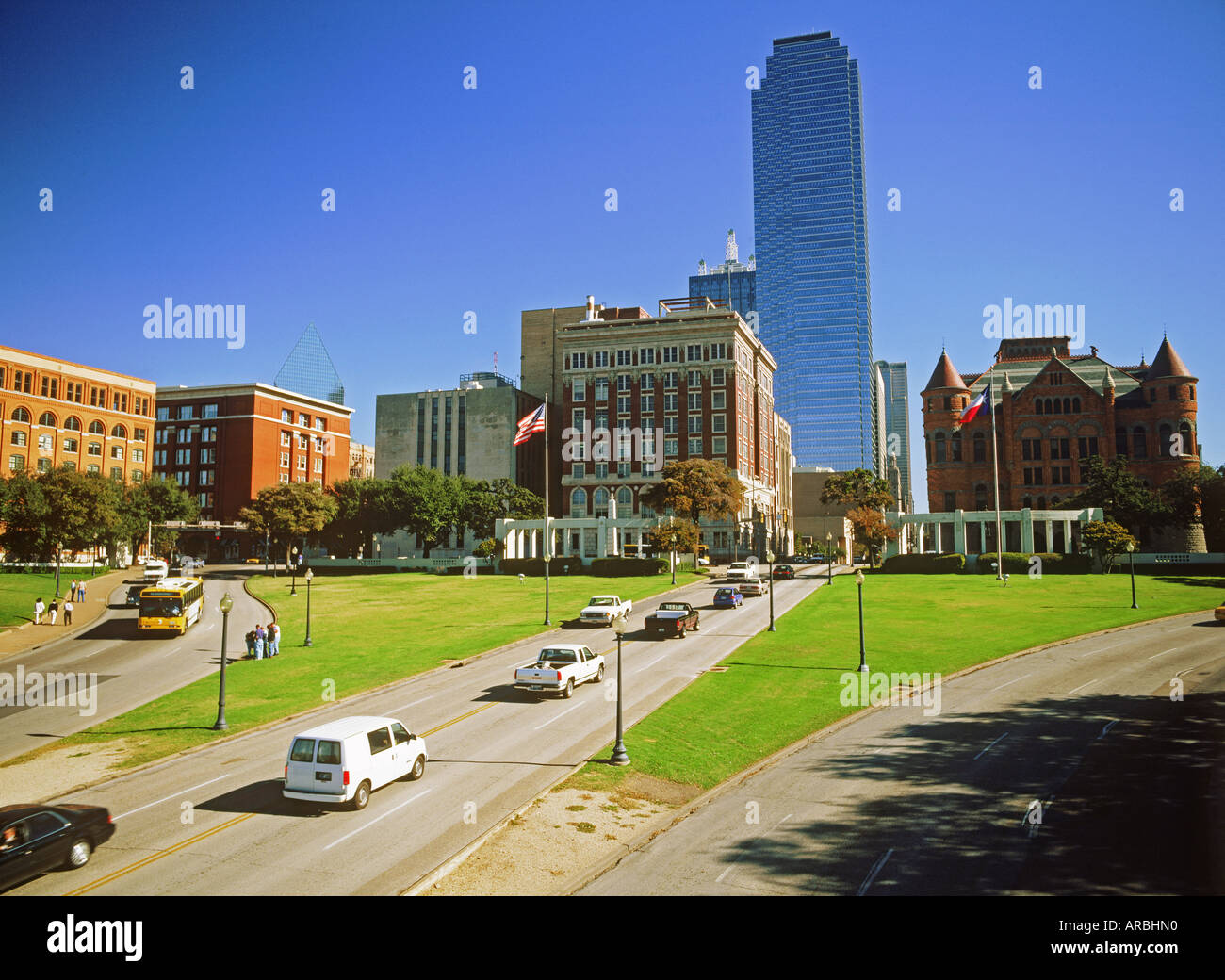Skyline von Dallas über Dealey Plaza, wo Kennedy ermordet wurde Stockfoto