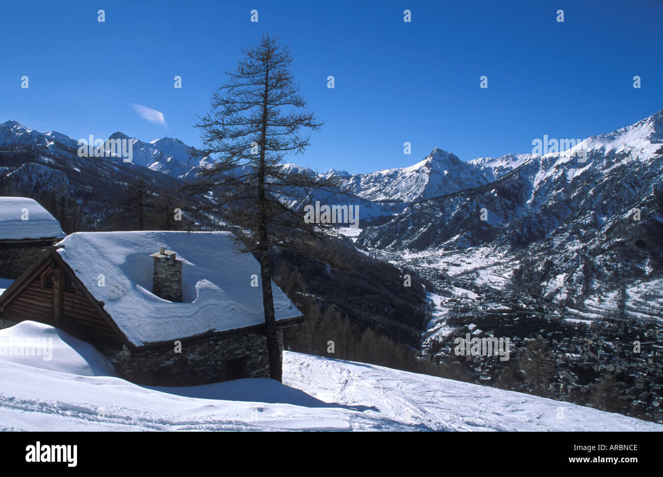 Chalets im Bardoneccia Italien Stockfoto