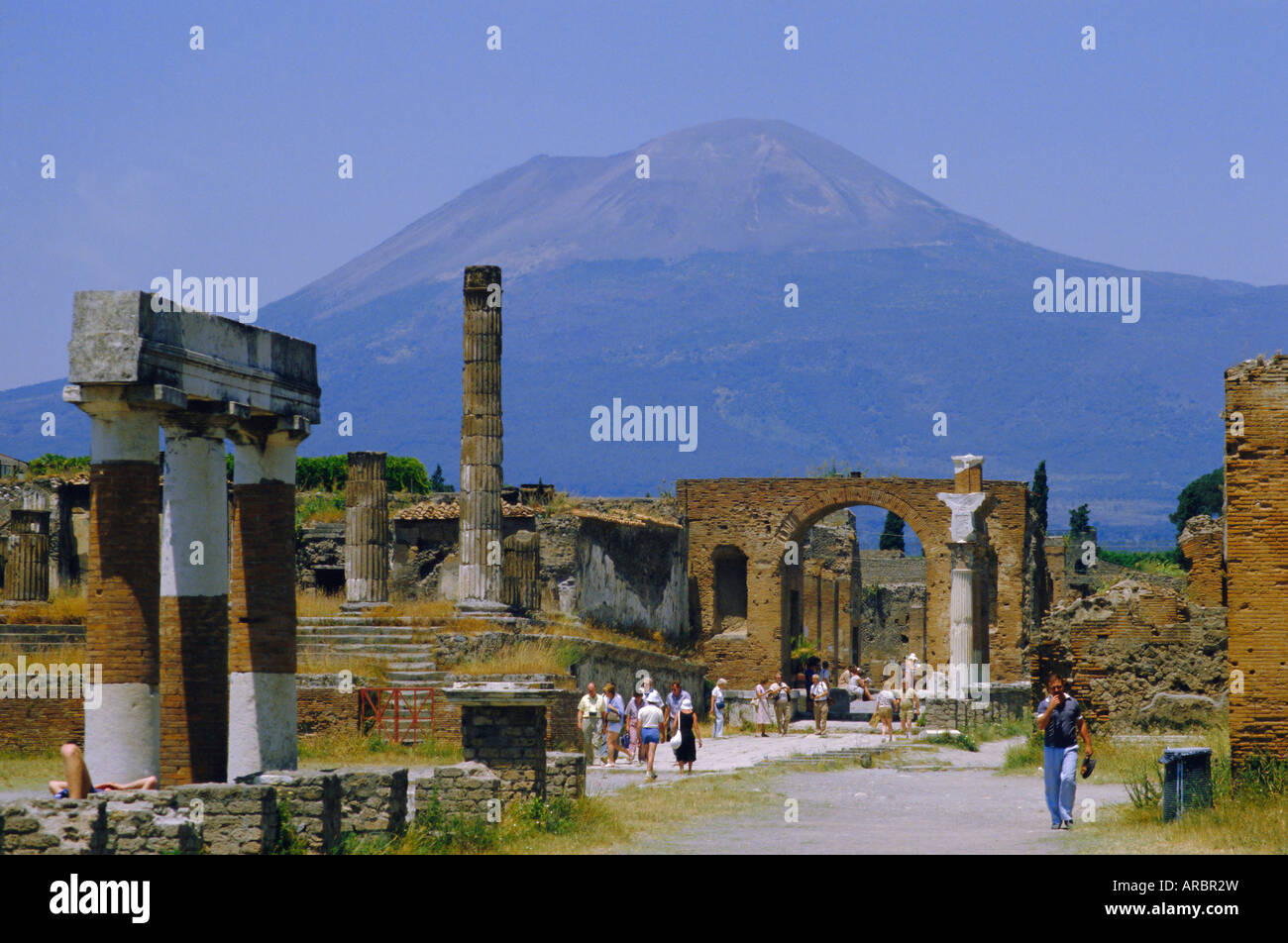 Pompeji, Vesuv hinter, Campania, Italien, Europa Stockfoto