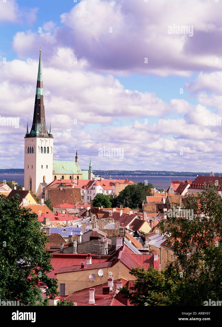 Skyline von Altstadt und St.-Nikolaus-Kirche, Tallinn, Estland, Baltikum, Europa Stockfoto