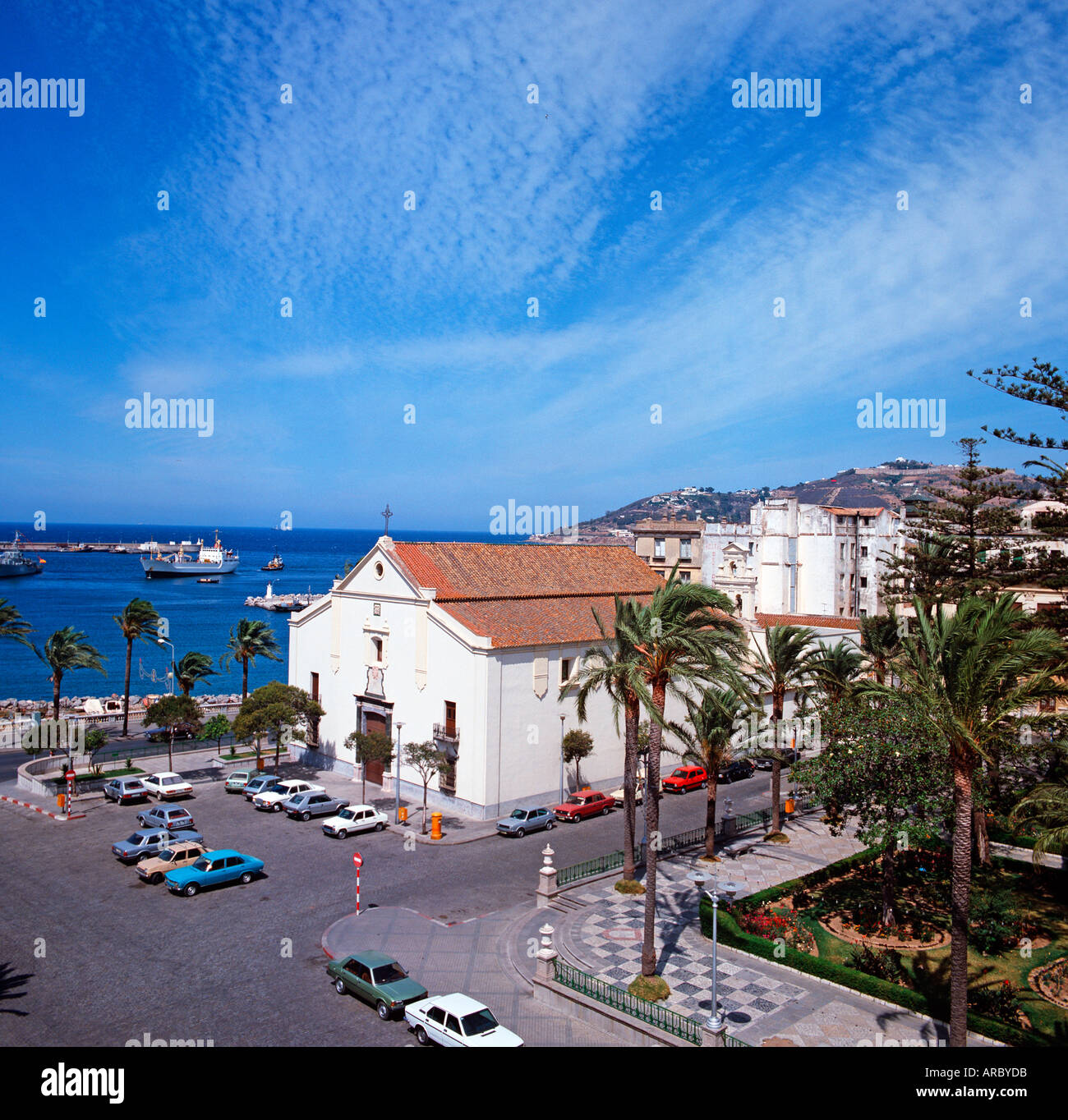 Ceuta in Nordafrika Marokko gehört zu Spanien die Kirche Nuestra Senora de Africa auf dem Palm-Shadded Plaza de Africa Stockfoto