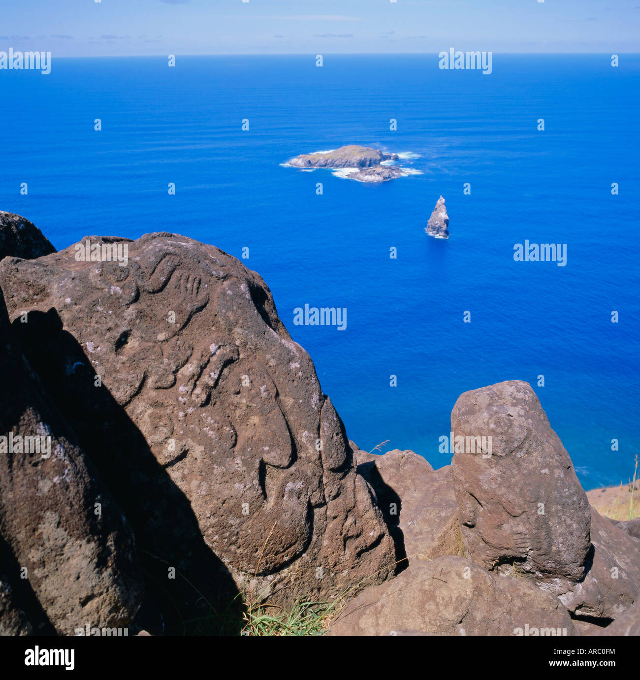 Birdman "Felszeichnungen an Orongo, Vogel-Inseln vor der Küste sind Motu Kao Kao, Motu Iti und Motu Nui, Osterinsel, Chile Stockfoto