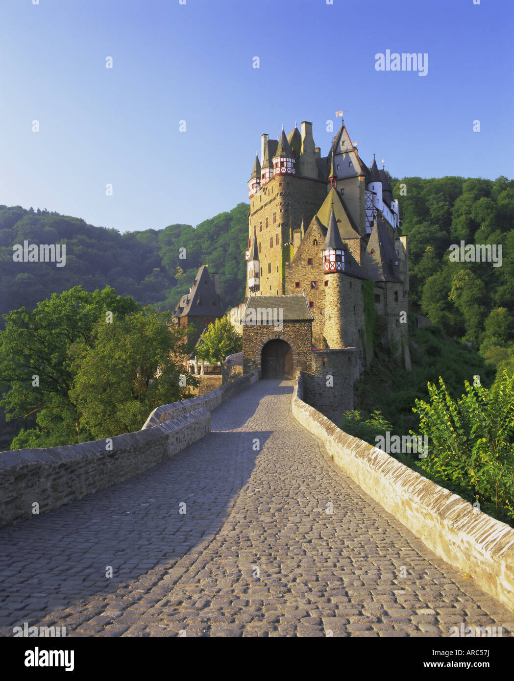 Burg Eltz in der Nähe von Cochem, Rheinland (Rheinland-Pfalz) (Rheinland-Pfalz), Deutschland, Europa Stockfoto
