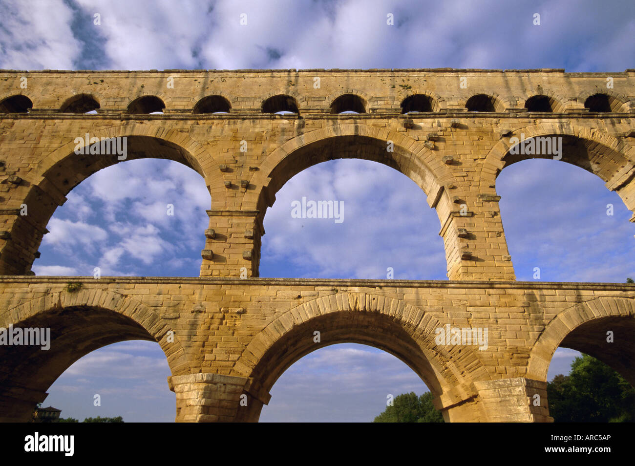 Römische Aquädukt, der Pont du Gard, UNESCO-Weltkulturerbe in der Nähe von Avignon, Provence, Frankreich, Europa Stockfoto
