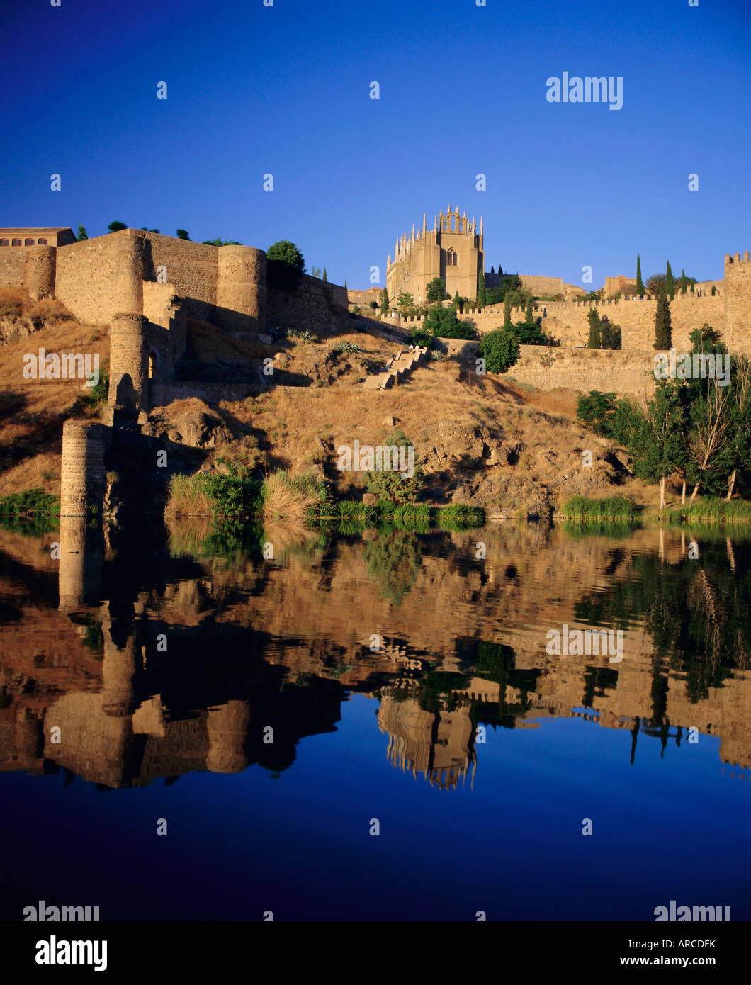 Das Kloster San Juan de Los Reyes, Toledo, Castilla La Mancha, Spanien, Europa Stockfoto