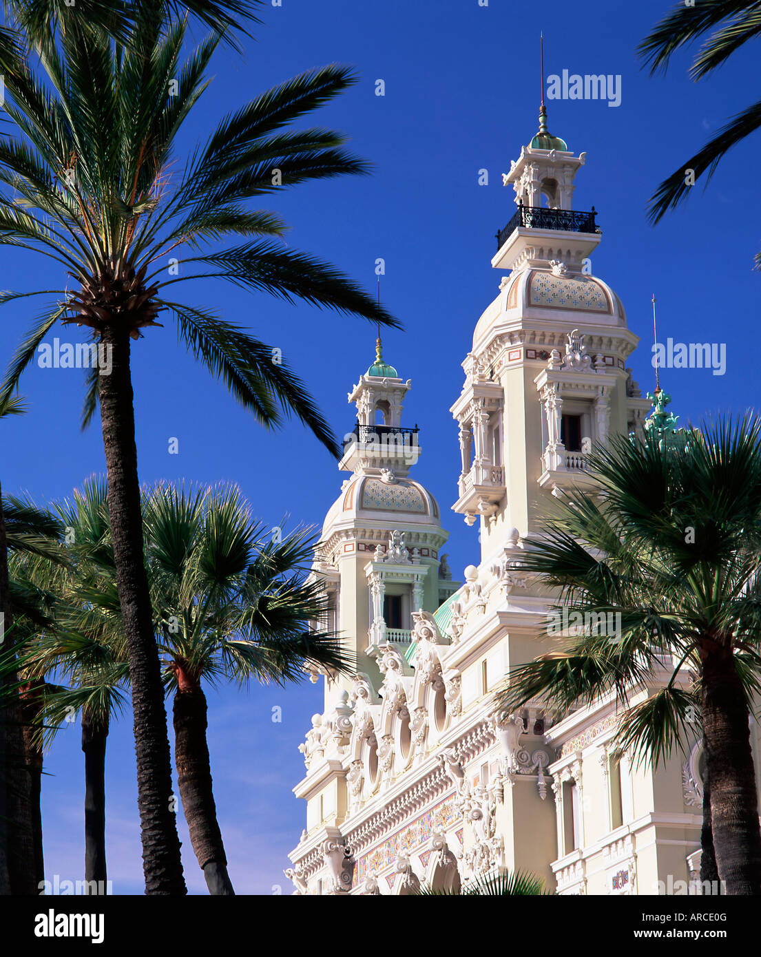 Zwillingstürme des Casinos von der Süd-Terrasse mit Palmen im Vordergrund, Monte Carlo, Monaco, Mittelmeer, Europa Stockfoto