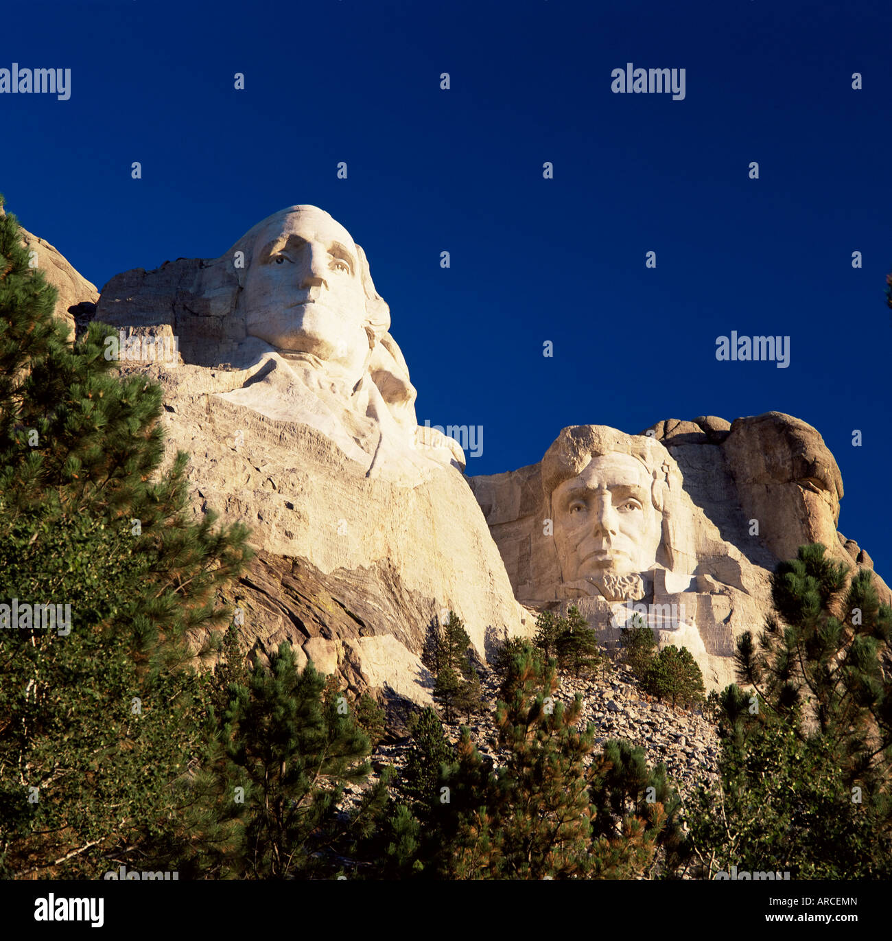 Köpfe der Präsidenten Washington und Lincoln, Mount Rushmore National Memorial, Black Hills, South Dakota, USA, Nordamerika Stockfoto