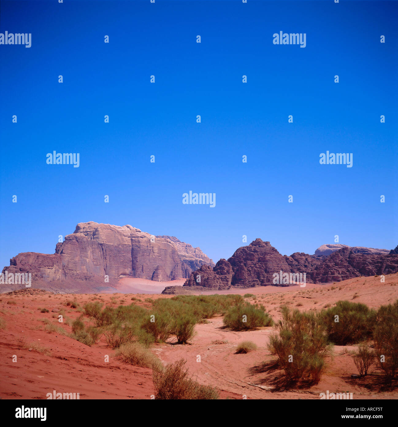 Jabal Rum, Wüstenlandschaft im Süden von Jordanien, Wadi Rum, Jordanien, Naher Osten Stockfoto