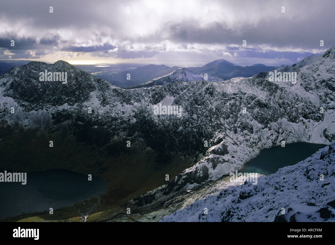 Snowdon Mountain und den umliegenden Bergrücken, Snowdonia-Nationalpark, Gwynedd, Wales, UK, Europa Stockfoto
