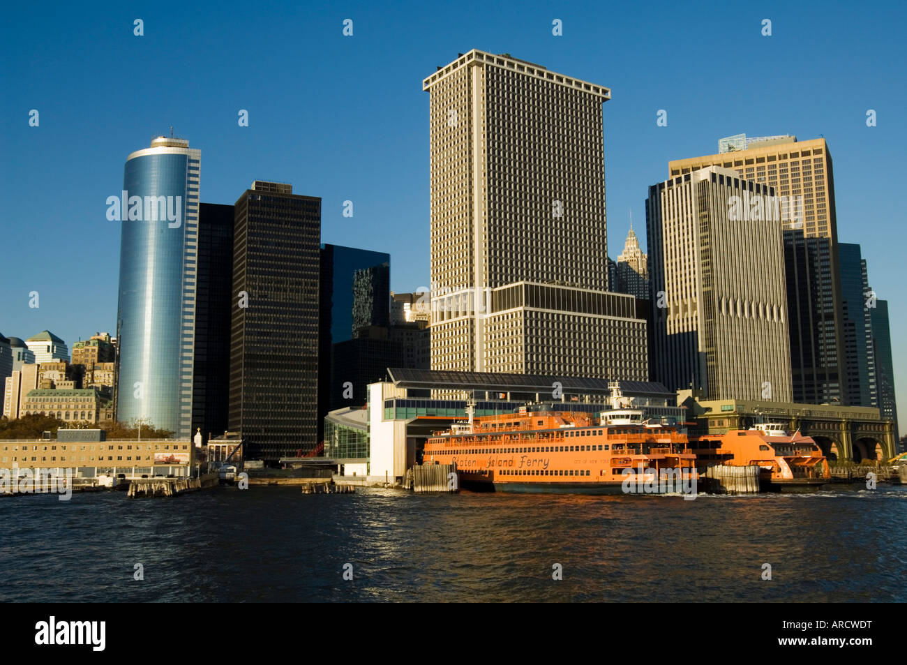 Staten Island ferry, Business District, Lower Manhattan, New York City, New York, Vereinigte Staaten von Amerika, Nordamerika Stockfoto